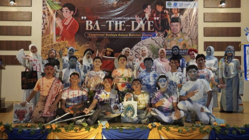 OSIM MAN IC Tapsel Gelar Fashion Show Tie-Dye, Semarakkan Hari Batik Nasional dengan Kreativitas dan Cinta Budaya